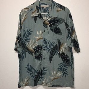 Men's Quiksilver Hawaiian Print button down shirt